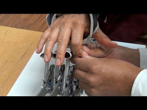 Imagen de Estudiante del IPN inventa sistema para rehabilitación de dedos